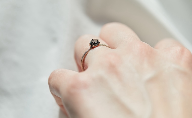 Stardust Ring-Black Spinel
