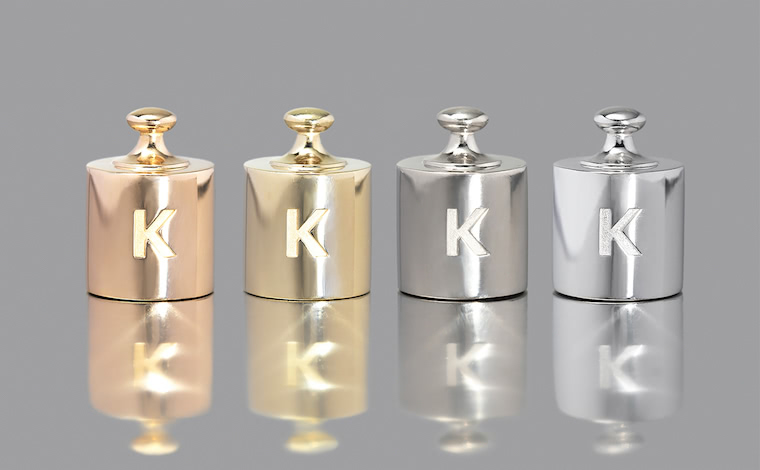 Custom-Blended Metals, from left to right: 18k Rose Gold, 18k Beige Gold, 18k Grey Gold, Platinum 900. 