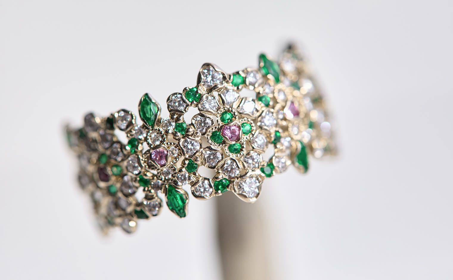 Cluster Ring-Rainbow