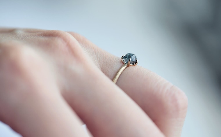 Stardust Ring-Black Spinel