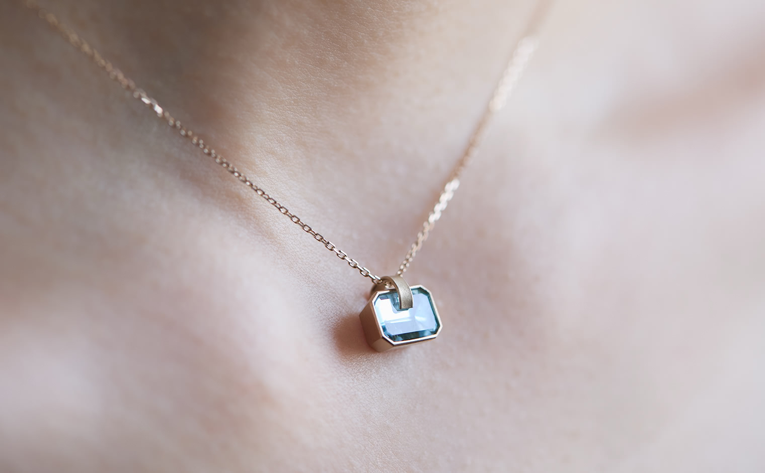 Lucent Aquamarine Necklace