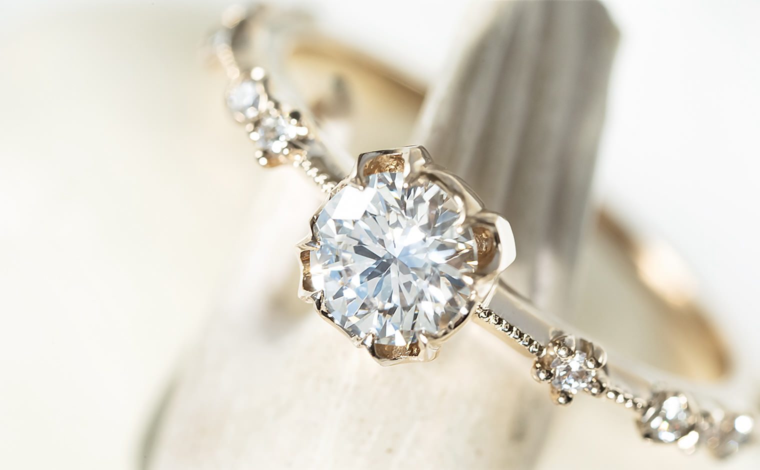 Paeonia Ring-Diamond