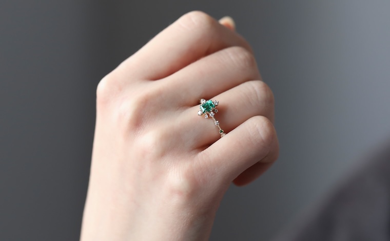 Snowflake Ring Supreme-Emerald
