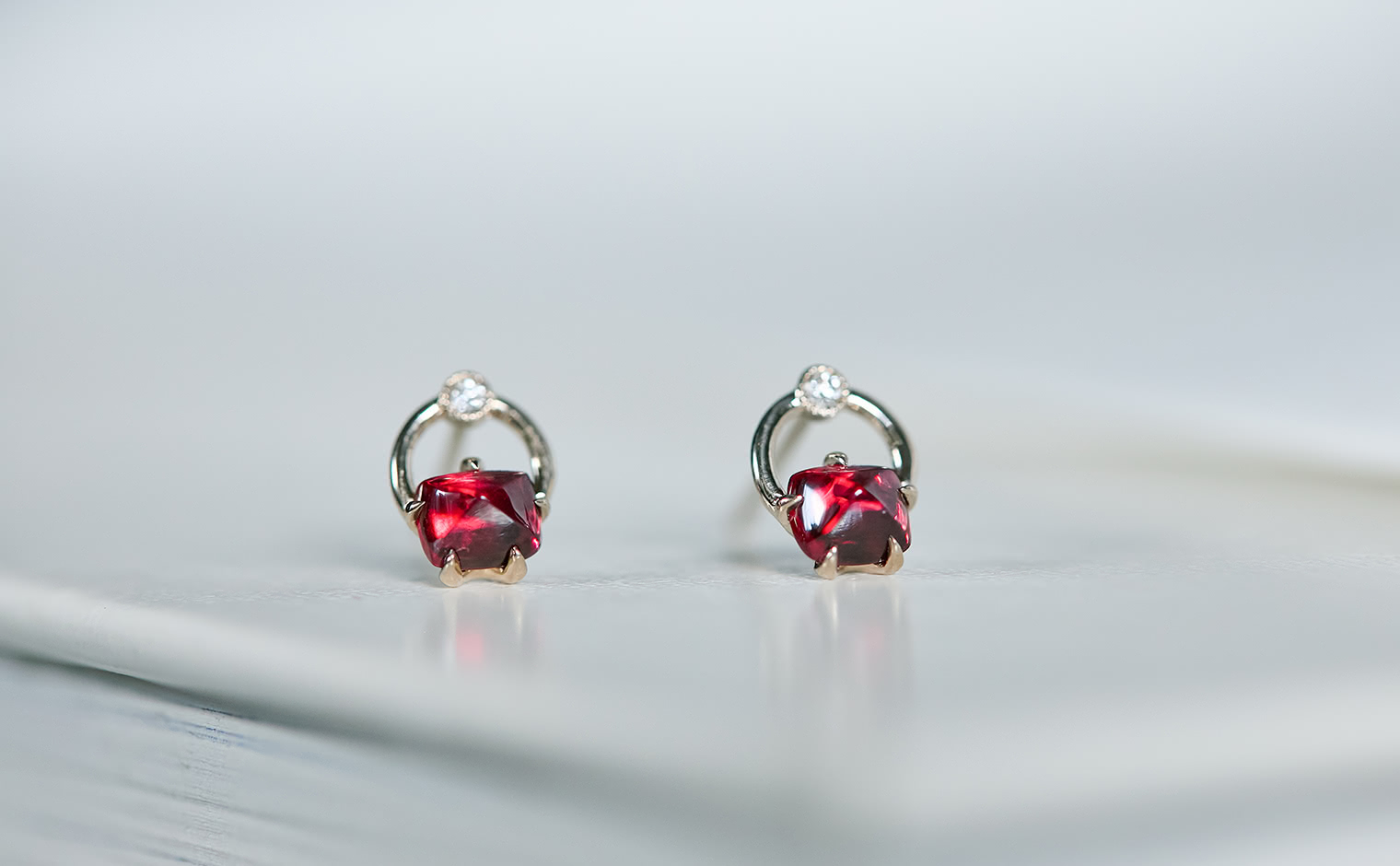 Handle Studs-Spinel