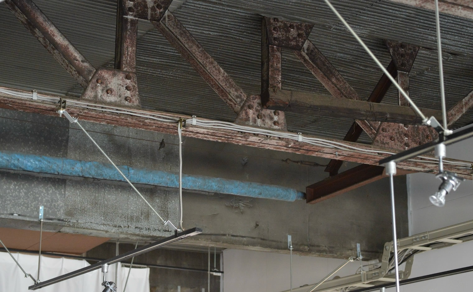 Traces of Time, Held in Place